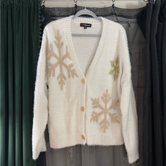 33 Degrees Sweaters - 33 Degrees White Button-Down Cardigan With Sparkly Snowflakes Size XXL